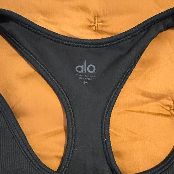 ALO Ribbed Sports Bra - Picture 3 of 5